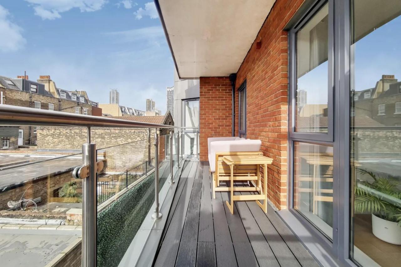 Luxury 2 Bed 2 Bath With Balcony New Build Apartment *South Central London* المظهر الخارجي الصورة
